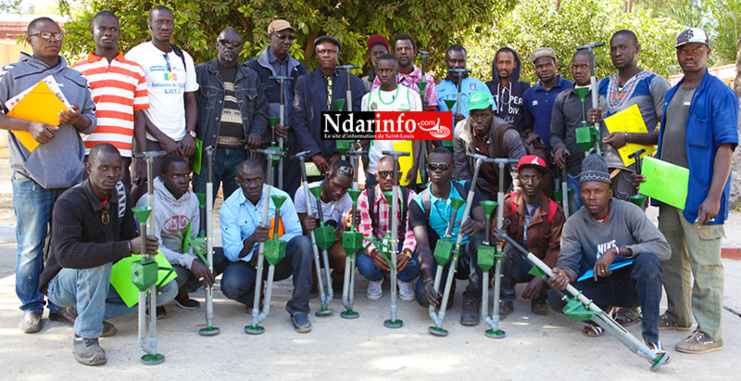 AUTOSUFFISANCE EN RIZ: des artisans de Saint-Louis s'engagent dans la production d’applicateurs de granules.  