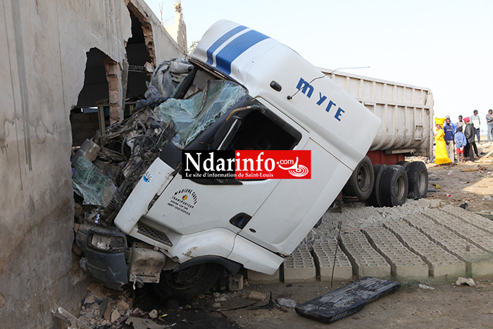Les images de l'accident spectaculaire à Léona