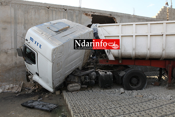 Les images de l'accident spectaculaire à Léona