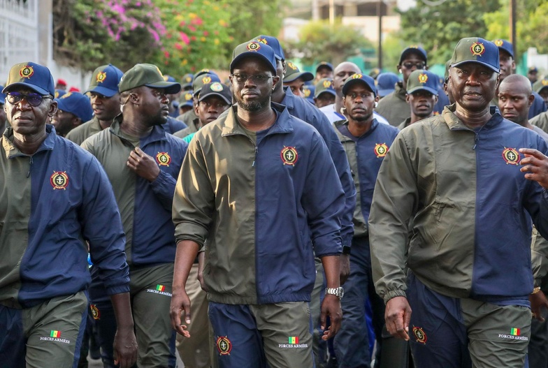 Randonnée pédestre : Diomaye Faye marche avec l’Armée