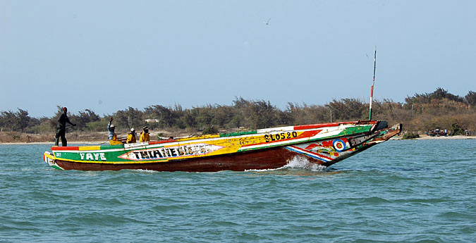UNE PIROGUE S’ENLISE DANS LA BRÈCHE : 3 pêcheurs meurent. UNE PIROGUE S’ENLISE DANS LA BRÈCHE : 3 pêcheurs meurent.