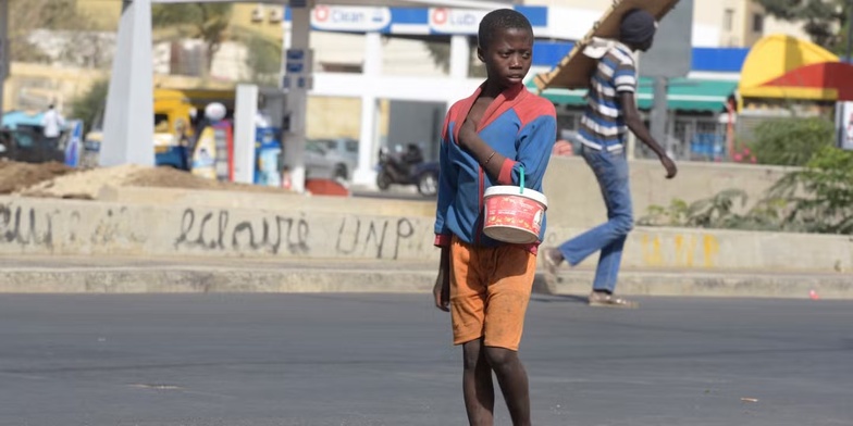 Plus de 1.200 enfants retirés de la rue en 2025 dans quatre régions (officiel)