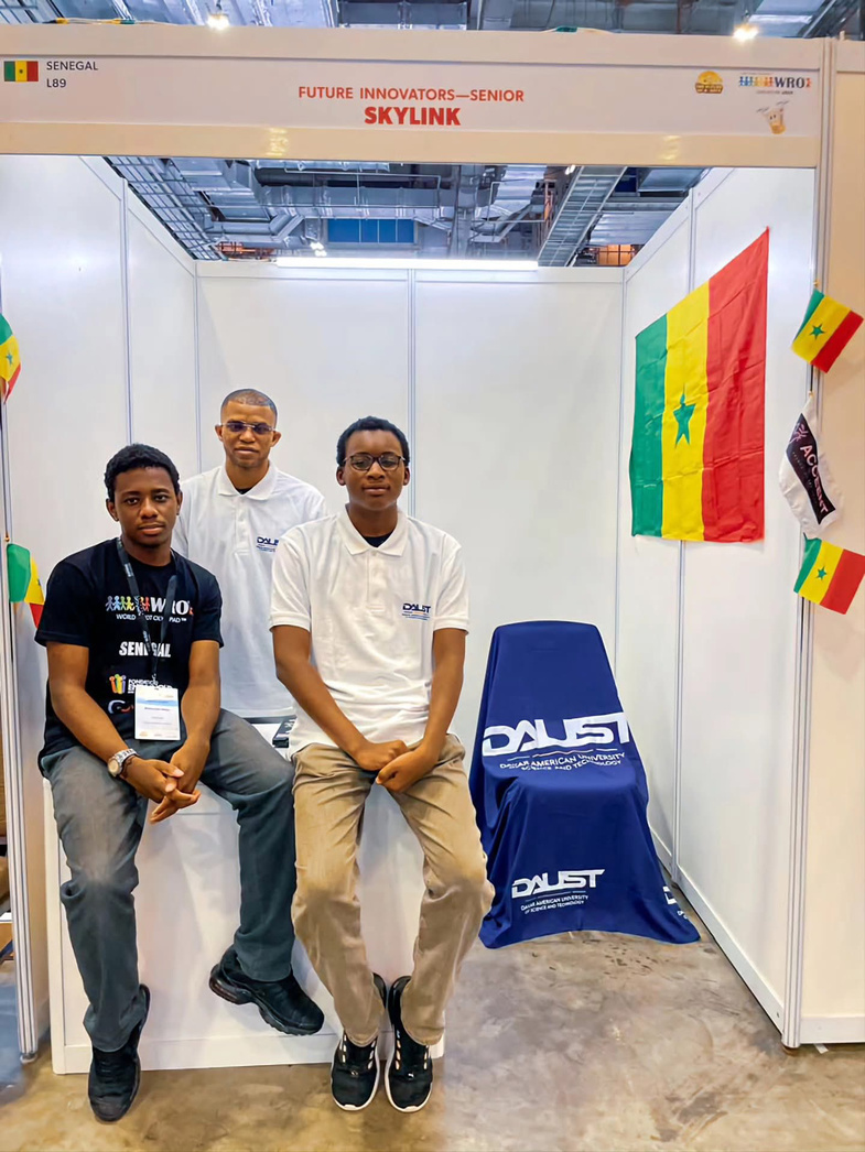 Robotique : le Sénégal décroche une médaille de bronze au World Robot Olympiad à Singapour Robotique : le Sénégal décroche une médaille de bronze au World Robot Olympiad à Singapour