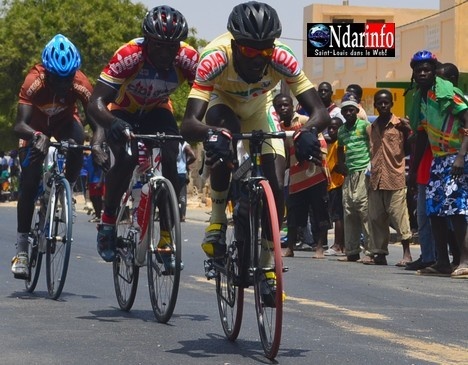 CYLISME: le tour du Senegal fait escale à Saint-Louis. le 24 avril 2016.