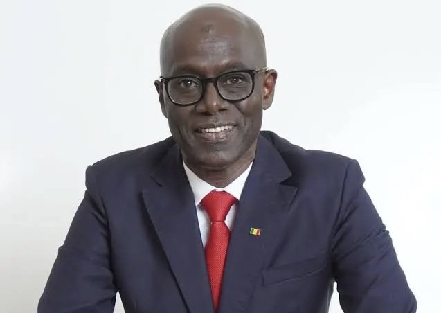 Thierno Alassane Sall entame une tournée de deux semaines sur l'électrification dans l'est et le sud-est