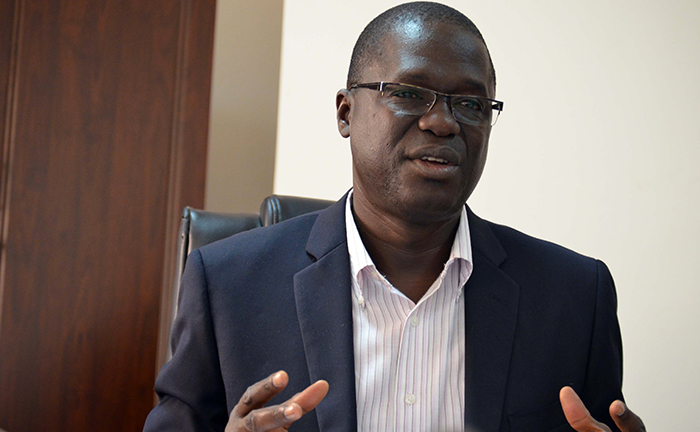 INTERVIEW - Pr Ahmadou Aly Mbaye : "Un pays qui émerge, on sait à quoi il ressemble." INTERVIEW - Pr Ahmadou Aly Mbaye : "Un pays qui émerge, on sait à quoi il ressemble."