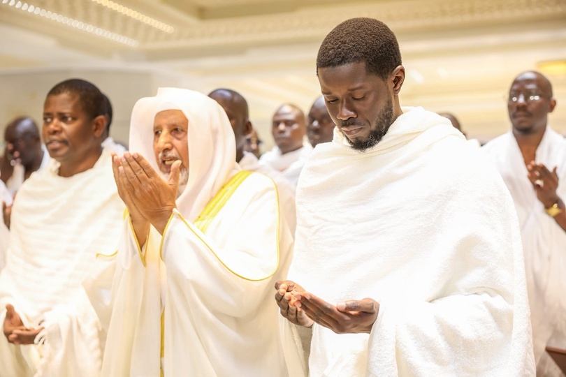 Diomaye Faye effectue la Oumra à La Mecque après sa visite aux Émirats Diomaye Faye effectue la Oumra à La Mecque après sa visite aux Émirats