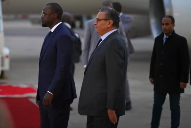 Ousmane Sonko accueilli à Rabat par le Premier ministre marocain Aziz Akhannouch Ousmane Sonko accueilli à Rabat par le Premier ministre marocain Aziz Akhannouch