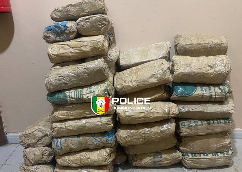 Arrestations pour drogue près du marché Ocass : 5 cornets de chanvre saisis