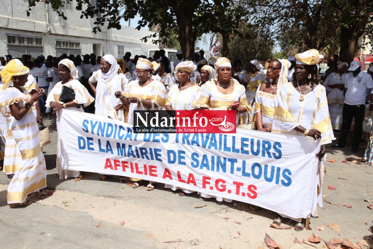 (Images) 1er MAI : le défilé des travailleurs sur la Place Faidherbe. (Images) 1er MAI : le défilé des travailleurs sur la Place Faidherbe.