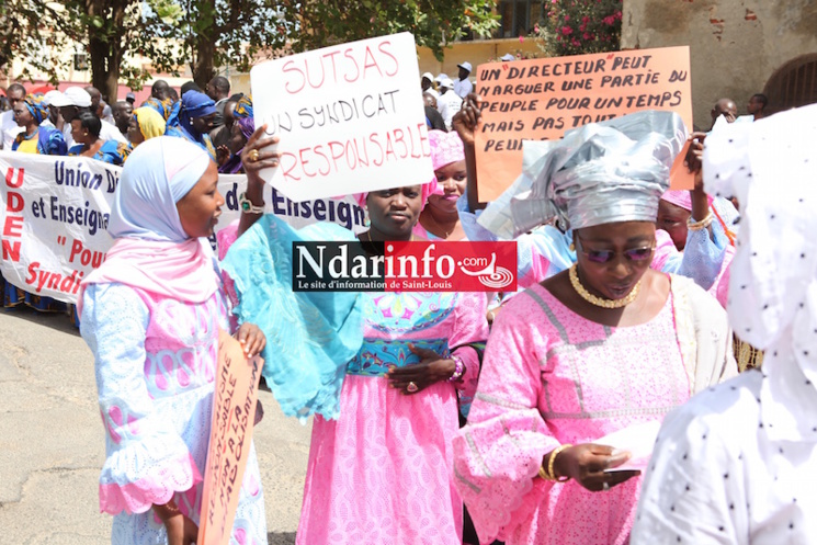 (Images) 1er MAI : le défilé des travailleurs sur la Place Faidherbe. (Images) 1er MAI : le défilé des travailleurs sur la Place Faidherbe.