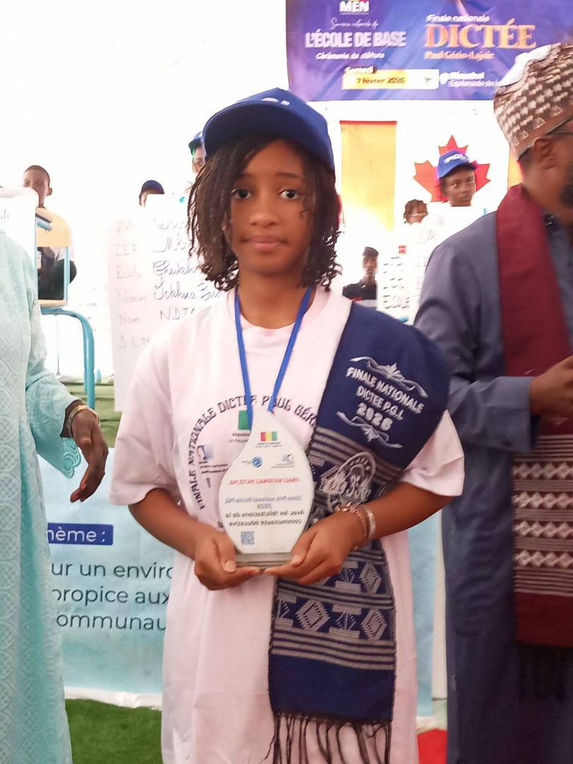 Ramatoulaye Diallo, nouvelle reine de la dictée au Sénégal, sacrée à Diourbel. Ramatoulaye Diallo, nouvelle reine de la dictée au Sénégal, sacrée à Diourbel.