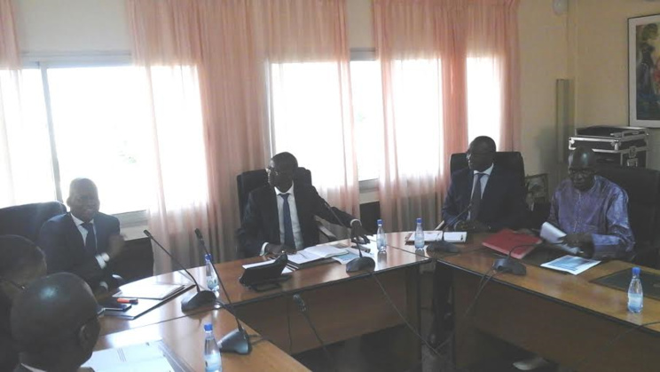 SUBVENTION A L’HABITAT : la SONES remet un premier chèque de 15 millions de FCFA à la Coopérative d’Habitat. SUBVENTION A L’HABITAT : la SONES remet un premier chèque de 15 millions de FCFA à la Coopérative d’Habitat.