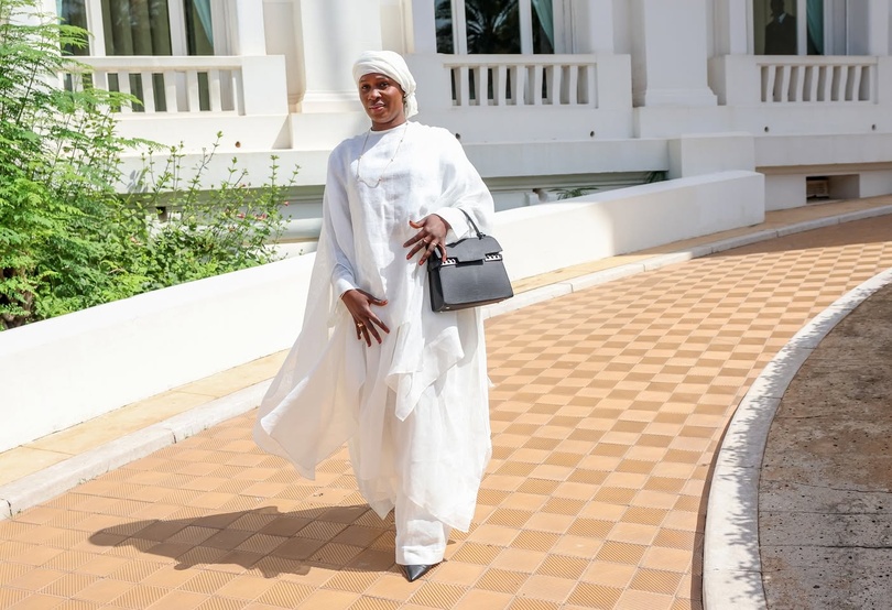 Marie Khone Faye offre 100 paquets de serviettes hygiéniques aux lycéennes de Saint-Louis Marie Khone Faye offre 100 paquets de serviettes hygiéniques aux lycéennes de Saint-Louis