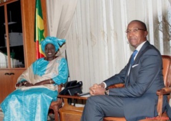 Mimi Touré sur les propos d'Abdoul Mbaye : "Je ne me rappelle pas que lui et le Chef de l'Etat aient gardé les vaches ensemble pour qu'il s'autorise ces propos déplacés"