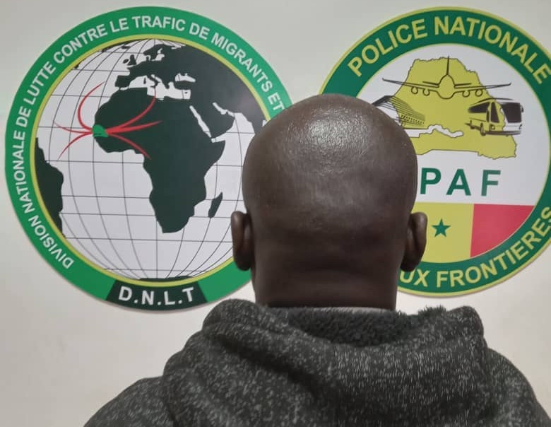 Escroquerie au voyage : Comment un réseau utilisait de faux forums pour piéger des candidats