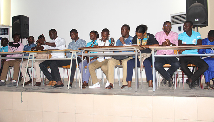 PLAINTE CONTRE LA CESL : les étudiants confirment, Ibrahima DIAO réfute. PLAINTE CONTRE LA CESL : les étudiants confirment, Ibrahima DIAO réfute.