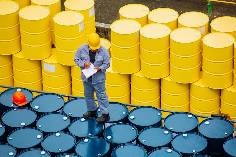 Énergie : Le prix du pétrole chute de 10 % après l'ouverture du détroit d'Ormuz