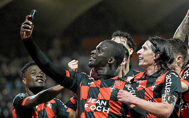 Ligue 1 : Bamba Dieng punit l'OM et fait le break pour Lorient au Moustoir