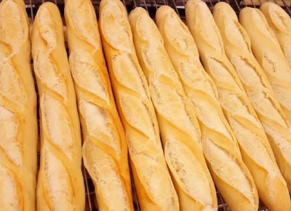 Pain : les boulangers alertent sur une hausse "inévitable" du prix de la baguette.