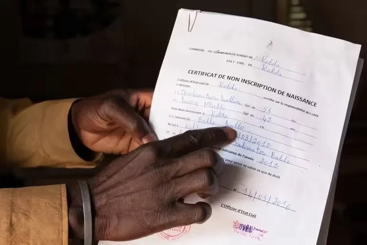 Trafic de nationalité : La DNLT débusque un réseau de vente de documents d'état civil à l’Est Trafic de nationalité : La DNLT débusque un réseau de vente de documents d'état civil à l’Est