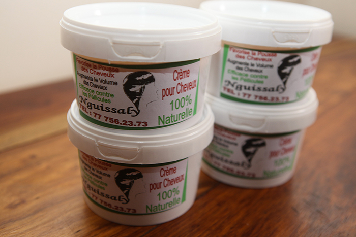 VIDÉO - Les bienfaits du savon et crème naturels NGUISSALY ( en vente à Saint-Louis )