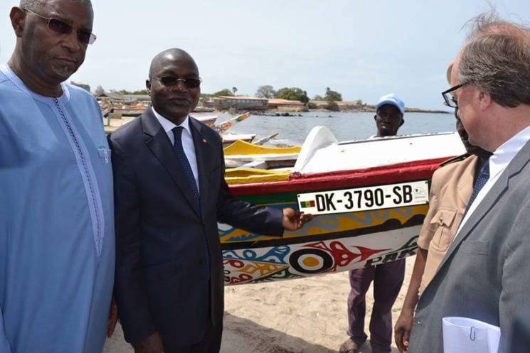 SECURITE DE LA PÊCHE ARTISANALE : Lancement de la pose de 19 009 plaques d’immatriculation sur les pirogues