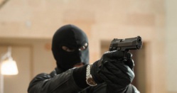 Braquage en plein jour sur l’autoroute : 23 millions emportés Braquage en plein jour sur l’autoroute : 23 millions emportés