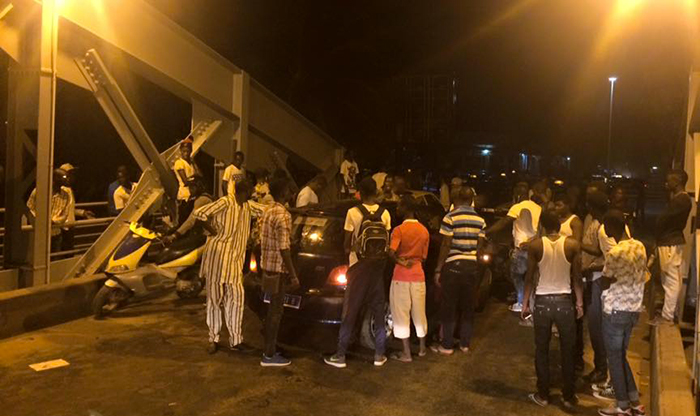 ACCIDENT SUR LE PONT FAIDHERBE : Ce véhicule a frôlé le pire (photos) ACCIDENT SUR LE PONT FAIDHERBE : Ce véhicule a frôlé le pire (photos)