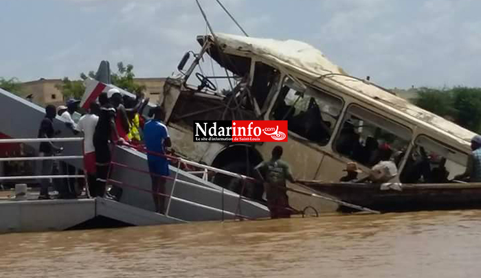 (Photos) Naufrage à Rosso: le bus renfloué, le corps d’un des bébés, retrouvé.