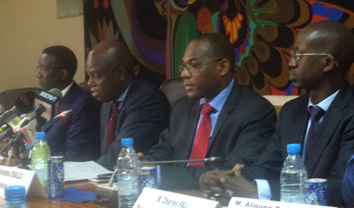 Signature de la convention de 100 millions d’euros (65 milliards FCFA) entre la BEI et l’Etat du Sénégal pour le projet KMS3 de la SONES Signature de la convention de 100 millions d’euros (65 milliards FCFA) entre la BEI et l’Etat du Sénégal pour le projet KMS3 de la SONES