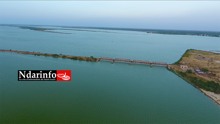 Merveilles de Saint-Louis : Mystique, le pont de LEYBAR. Regardez !