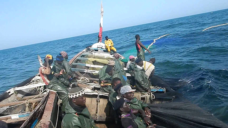 URGENT : 5 pirogues saisies à Nouadhibou. Les membres des équipages arrêtés.