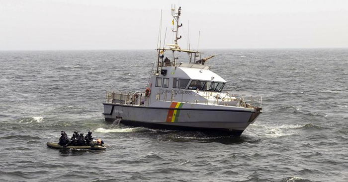 Saint-Louis : une vedette de la marine pour empêcher la traversée de la brèche par les pêcheurs