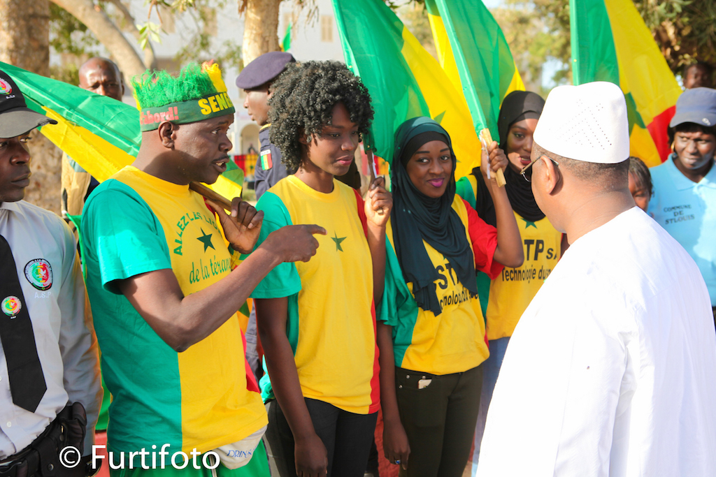 CIVISME: Paco présente son concept citoyen au Président Macky SALL (Photos) CIVISME: Paco présente son concept citoyen au Président Macky SALL (Photos)