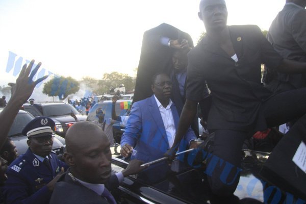 Le Meeting de Macky Sall interrompu à Ourossogui par des jets de pierres