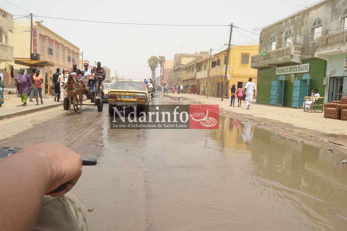 (Photos) Situation catastrophique sur la Langue de Barbarie : des rues de Santhiba, Guet-Ndar et Goxu Mbacc, envahies par la mer 