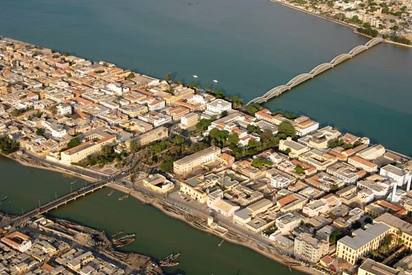 Appel aux fils et amis de Saint-Louis Appel aux fils et amis de Saint-Louis