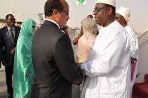 Macky Sall invite Ould Abdel Aziz à assister au forum sur les questions de la paix et de la sécurité Macky Sall invite Ould Abdel Aziz à assister au forum sur les questions de la paix et de la sécurité
