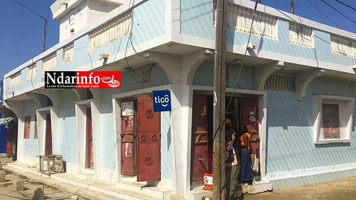 Cambriolage à Tableau WALO : les voyous ligotent le gardien et cassent la boutique. Cambriolage à Tableau WALO : les voyous ligotent le gardien et cassent la boutique.