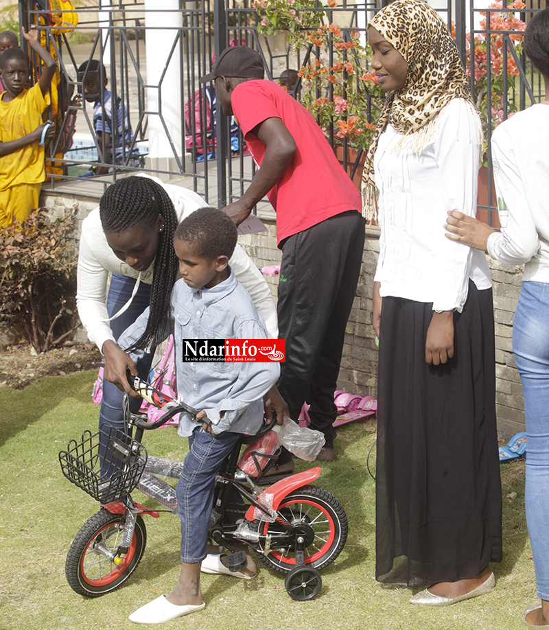 SOCIAL : Sokhna Ndiaye FAYE gâte les enfants de BANGO (Vidéo & Photos)