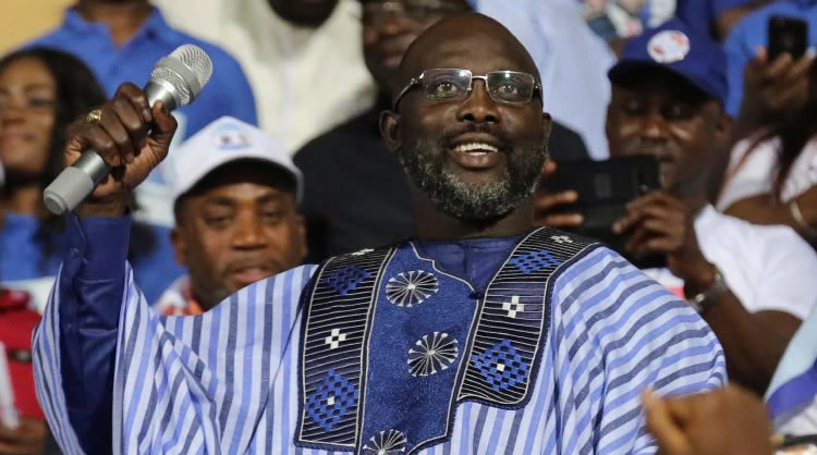 Liberia : l’ex-footballeur George Weah remporte largement le second tour de la présidentielle
