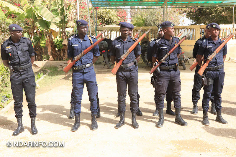 POLICE: le Commissaire Ousmane FALL installé à l'arrondissement de l'île (photos) POLICE: le Commissaire Ousmane FALL installé à l'arrondissement de l'île (photos)