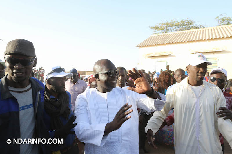 Remise d’une ambulance médicalisée : À DIAWAR, Faly SECK ouvre « l’année sociale » du président Macky SALL  (Vidéo & Photos)