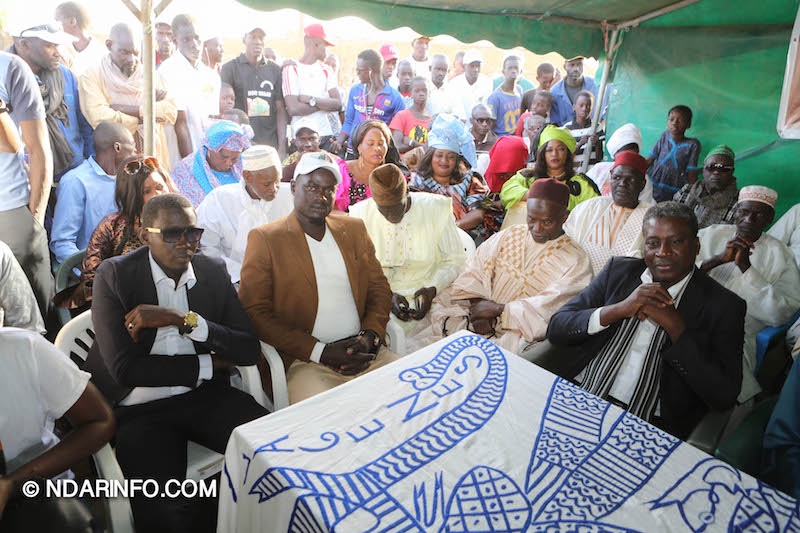 Remise d’une ambulance médicalisée : À DIAWAR, Faly SECK ouvre « l’année sociale » du président Macky SALL  (Vidéo & Photos)