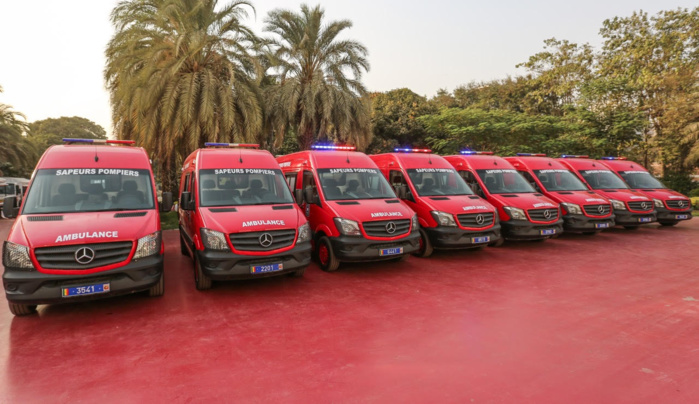 SÉNÉGAL : La police et les sapeurs-pompiers équipés en voitures de patrouille et d'ambulances médicalisées (IMAGES)