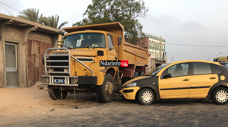 PIKINE : choc entre un camion et un taxi (Photos)