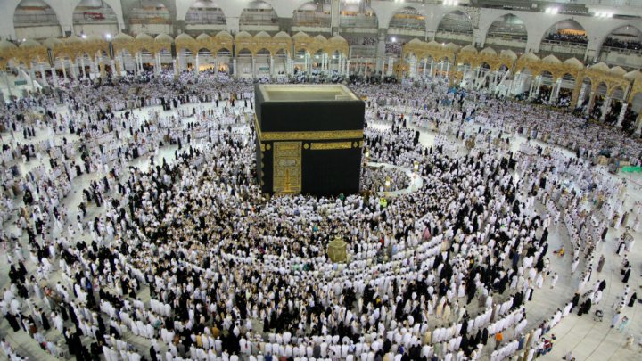 Mansour FAYE octroie trois billets pour la Mecque aux Imams et Ulémas de Saint-Louis