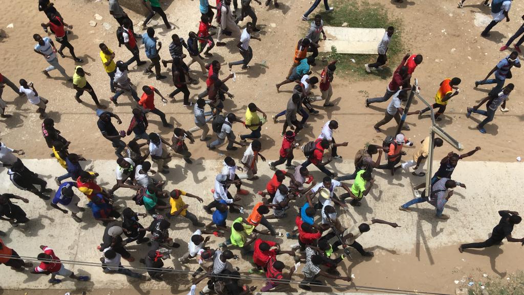 Les étudiants de l'Ucad en colère, le 16 mai 2018. © RFI/Guillaume Thibault