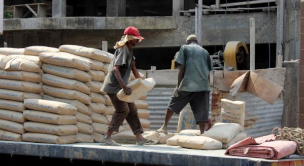 Hausse du prix du ciment : l'Etat annule et menace les trois cimenteries du pays